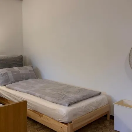 Διαμέρισμα Grossraeumige Fuer 9 Personen *